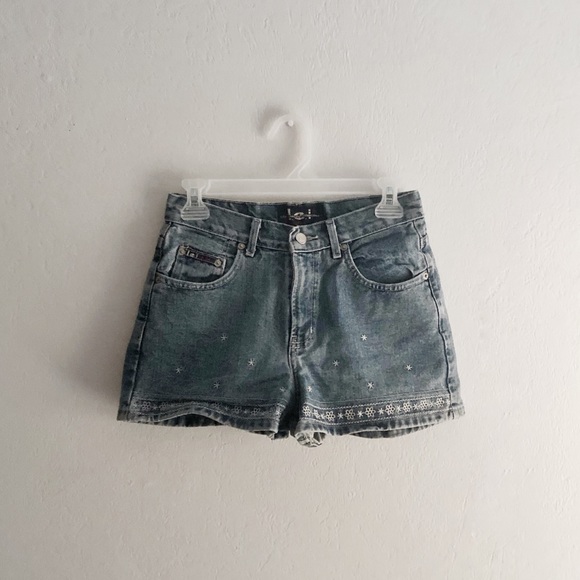 L.E.I • Embroidered High Rise Vintage Denim Shorts - Picture 2 of 3